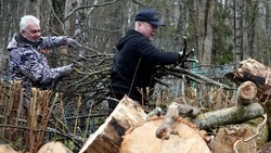 Губернатор принял участие в весеннем субботнике на кладбище Ставрополя