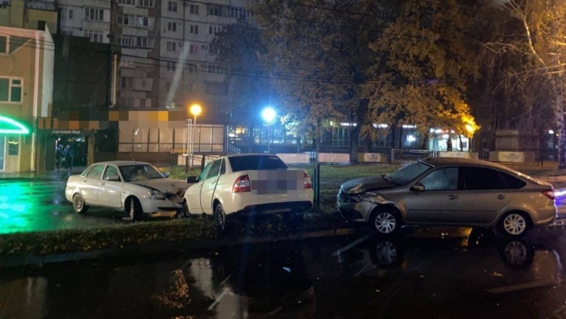 Проезд на красный свет светофора привёл к ДТП с двумя пострадавшими в Ставрополе