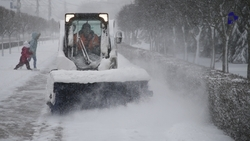 140 человек расчищали дороги Ставрополя от снега в ночь 28 ноября