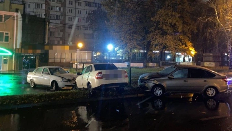Проезд на красный свет светофора привёл к ДТП с двумя пострадавшими в Ставрополе