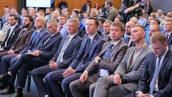 Два госслужащих прошли обучение в «Школе мэров»