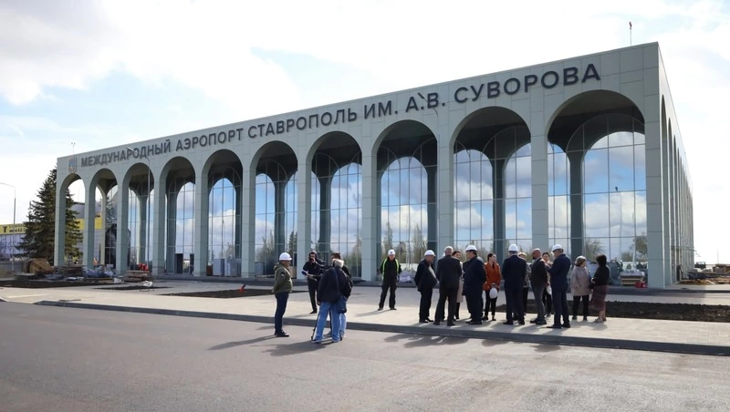 Два телетрапа монтируют в аэропорту города Ставрополя