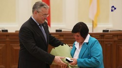 Губернатор Владимиров наградил лучших работников дорожной и транспортной отраслей Ставрополья