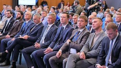 Два госслужащих прошли обучение в «Школе мэров»