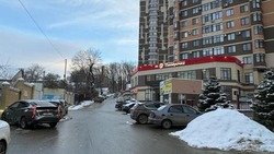 Невнимательность начинающего водителя привела к травмированию 11-летней девочки