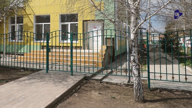 Благоустройство прилегающей территории проходит в строящемся детском саду Михайловска
