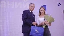 Глава Ставрополья вручил студбилеты первокурсникам СКФУ