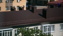 Крыши двух десятиэтажных домов отремонтировали на проспекте Юности в Ставрополе