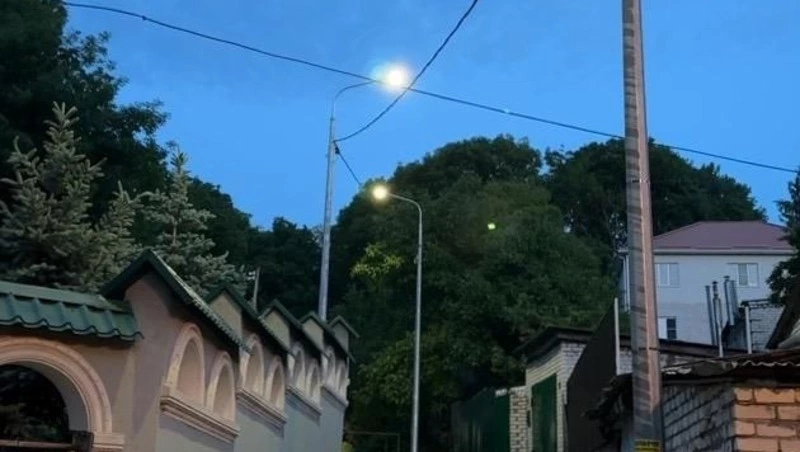 Уличные светильники установили на переулке Тутовом в Ставрополе