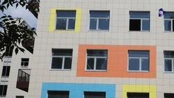 Мебель и оборудование устанавливают в новом корпусе детской больницы Ставрополя