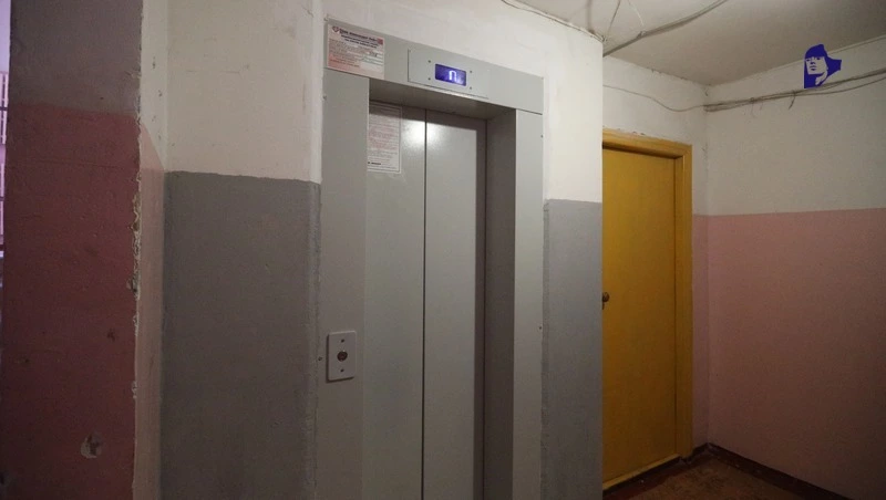 Два новых лифта установили в многоэтажном доме на улице Чехова в Ставрополе